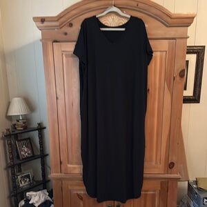 Zanana Black V-Neck T-Shirt Dress with Pockets